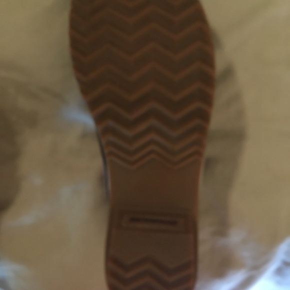 New sorel wingtip waterproof shoe - Picture 3 of 4